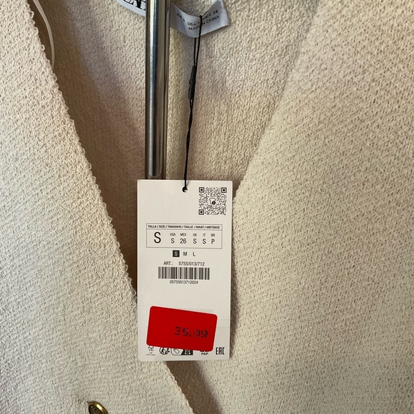Zara Women's Off-White Textured Blazer - Picture 8 of 8